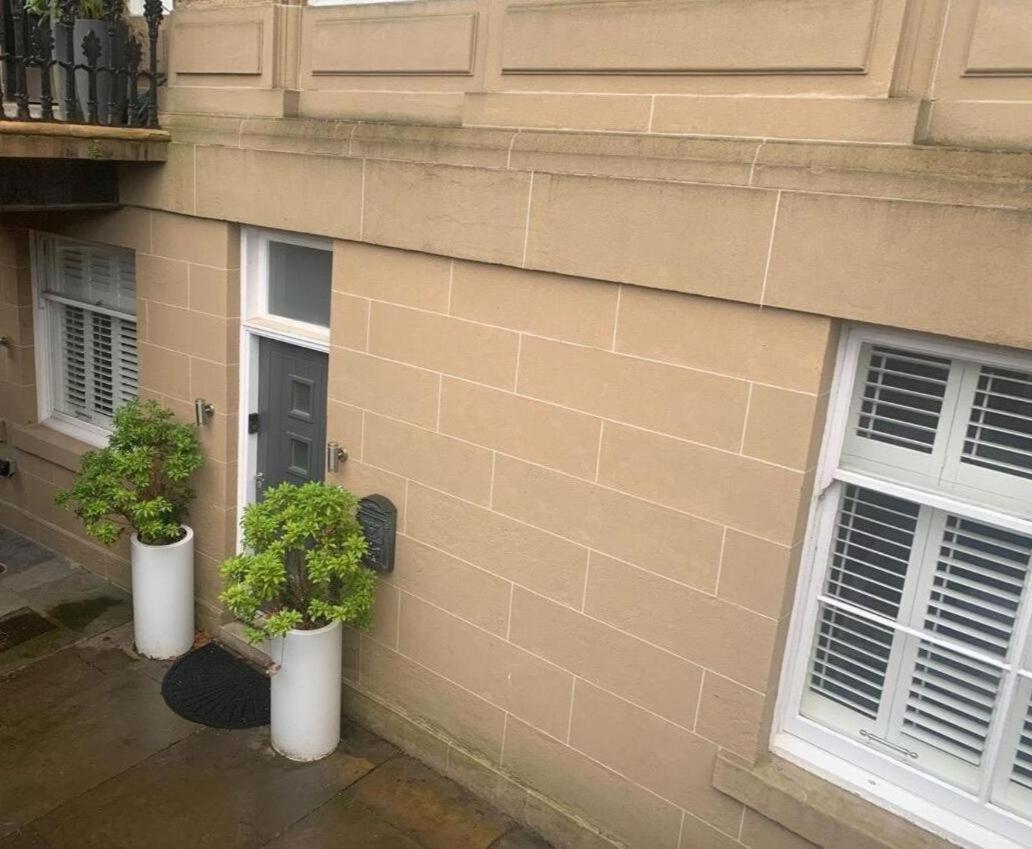 Stylish 2 Bedroom Apartment In Park Circus, West End Glasgow Eksteriør billede